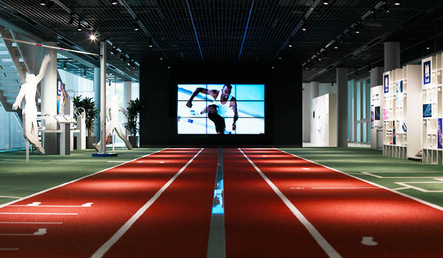 「アシックススポーツミュージアム」1階アスリートフィールド