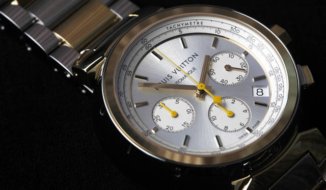 <b>Louis Vuitton／Tambour Steel and Gold Automatic Chronograph｜ルイ・ヴィトン／タンブール オトマティック クロノグラフ GM スチール＆ゴールド</b>／今年の新作は、タンブールで始めてのゴールドとステンレススティールのコンビモデル。自動巻き、YG＋SSケース＆ブレスレット、145万9500円、発売中