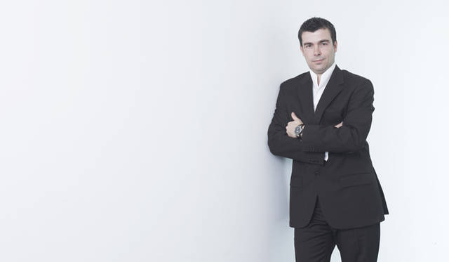 <b>ジルダス・ル・ドゥサール氏。「アトリエ オロジェリー ルイ・ヴィトン」機械式ムーブメント設計者。</b>