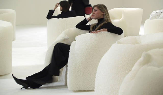 吉岡徳仁｜「Tokujin Yoshioka x Lexus L-finesse　Evolving Fiber Technology」(2006)