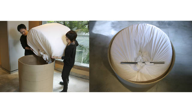 吉岡徳仁「ＰＡＮＥ ｃｈａｉｒ(パンの椅子)」(2006)