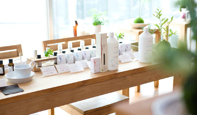 テーブルにあるプロダクツはお試し自由