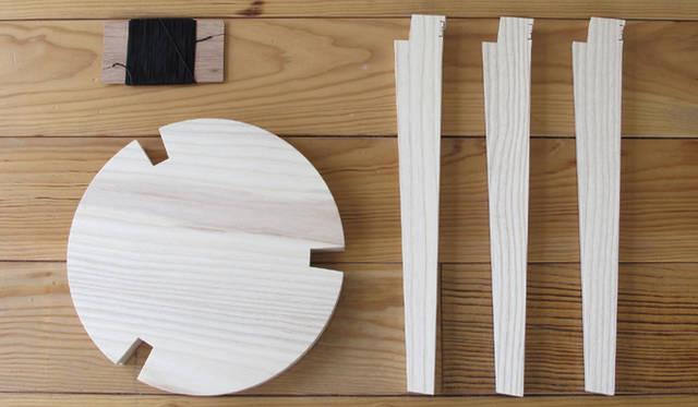 「TIGHT STOOL」（タイトスツール）