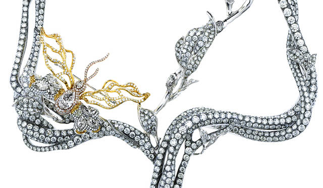 「Majestic Beauty Fan」｜シンディ チャオ（ジュエリーデザイナー）デザイン、PluczenikおよびGlobal Jewelry Company製作