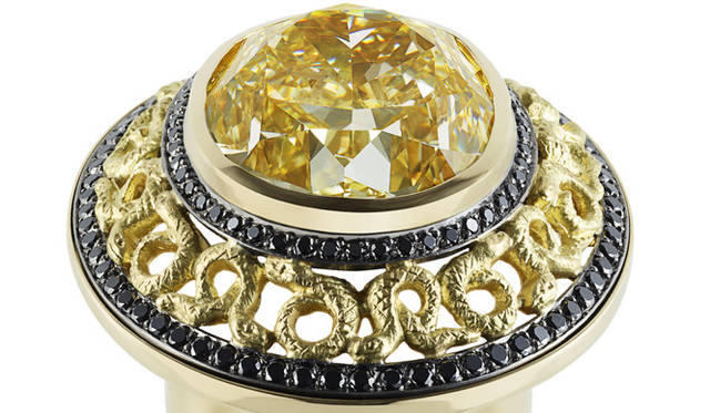 「Semper Tutis」｜セオ フェネル（ジュエリーデザイナー）デザイン、Rosy BlueおよびThe Original Design Partnership製作