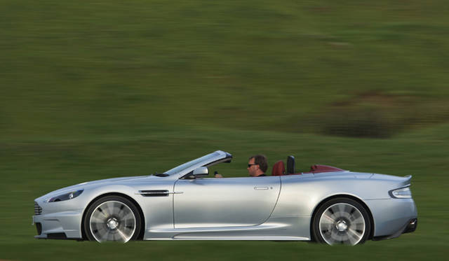 <b>ASTON MARTIN DBS VOLANTE｜アストン・マーティン DBS ヴォランテ</b>