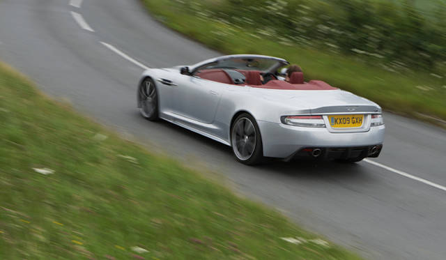 <b>ASTON MARTIN DBS VOLANTE｜アストン・マーティン DBS ヴォランテ</b>
