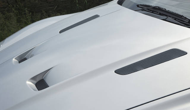 <b>ASTON MARTIN DBS VOLANTE｜アストン・マーティン DBS ヴォランテ</b>