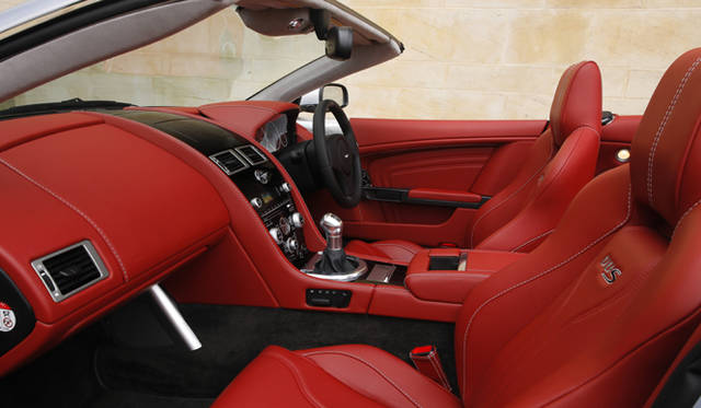 <b>ASTON MARTIN DBS VOLANTE｜アストン・マーティン DBS ヴォランテ</b>