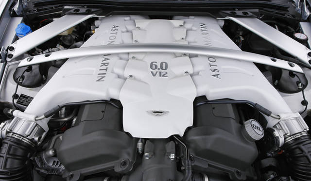 <b>ASTON MARTIN DBS VOLANTE｜アストン・マーティン DBS ヴォランテ</b>