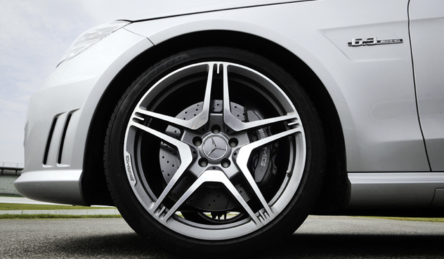 <b>Mercedes-Benz E63 AMG｜メルセデス・ベンツ E63 AMG</b>