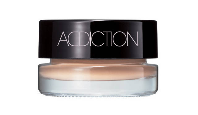 ADDICTION｜アディクション　<b>パーフェクト コンシーラー カバリング</b>　価格｜3150円　2色　<br>極少量で肌の悩みをしっかり隠す、カバー効果を高めたクリームタイプのコンシーラー。やわらかく、のばしやすい使用感。