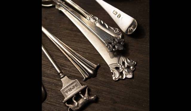 「wedding exhibition～RUST made in England」期間中、成約いただいた方には、銀でできた英国製アンティーク・スプーンをプレゼント