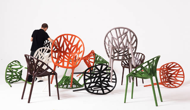 ブルレック兄弟のチェア「Vegetal（ベジタル）」 Photographer Paul Tahon with Ronan & Erwan Bouroullec　© www.vitra.com