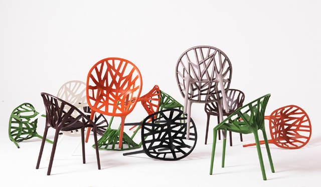 ブルレック兄弟のチェア「Vegetal（ベジタル）」 Photographer Paul Tahon with Ronan & Erwan Bouroullec　© www.vitra.com
