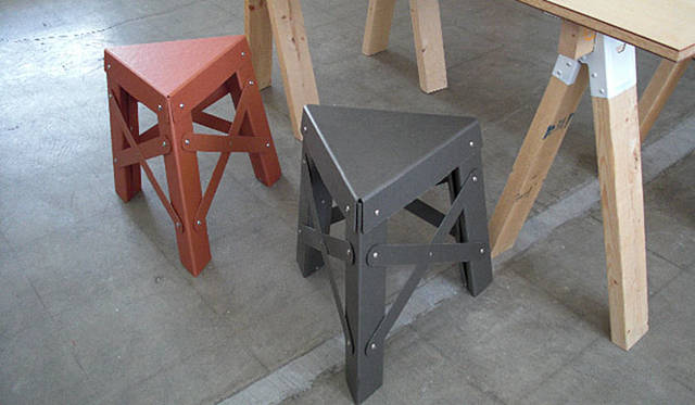 藤城成貴が手がけたスツール「eiffel」