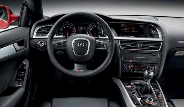 <b>Audi A5 Sportsback｜アウディ A5 スポーツバック</b>