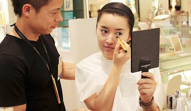 イヴ・サンローラン 「YSL シークレット ビューティー レッスン」