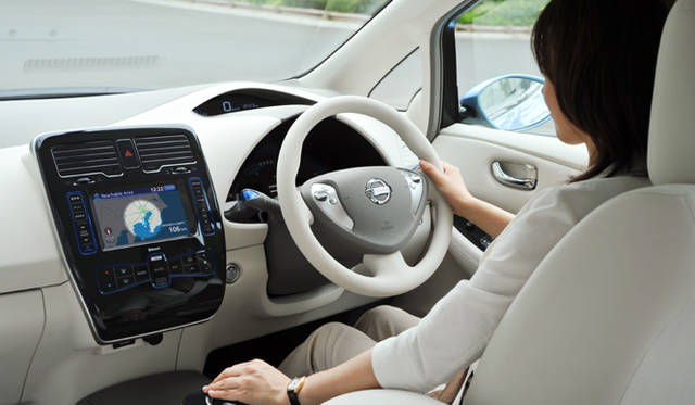 <b>NISSAN LEAF｜日産 リーフ</b>