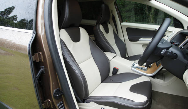 <b>VOLVO XC60｜ボルボ XC60</b>