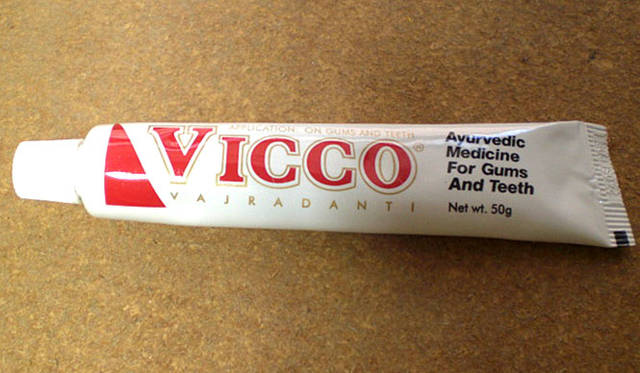 ジュディス・ベダード “favorite products”　VICCO Ayurvedic Medicine for Gums and Teeth