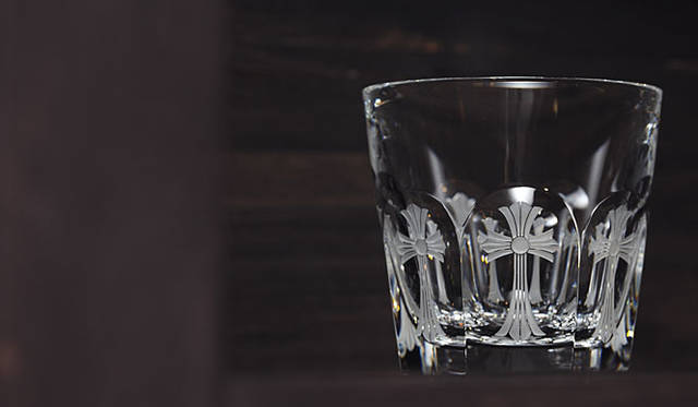 <b>CHROME HEARTS｜クロムハーツ</b>　「CHROME HEARTS TOKYO」1階にて展示　“Baccarat for Chrome Hearts Crystal Collection”