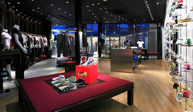 オニツカタイガー東京（Onitsuka Tiger TOKYO)