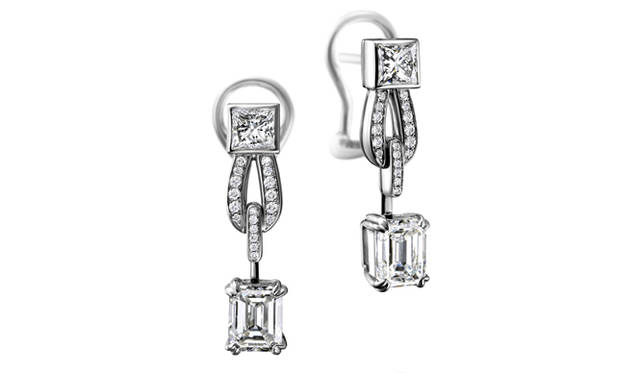 BREGUET｜ブレゲ　イヤリング　：18K ホワイトゴールド、　ブリリアントカットダイアモンド パヴェ TW/IF-VVS 36石、プリンセスカットダイヤモンド TW/IF-VVS 2石、　エメラルドカットダイヤモンド G/VV2 2石 （計　2.14ct）