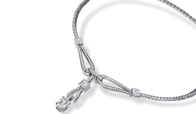 BREGUET｜ブレゲ　ネックレス　：18K ホワイトゴールド、　ブリリアントカットダイアモンド パヴェ TW/IF-VVS 231石 （10.44ct）、プリンセスカットダイヤモンド TW/IF-VVS 3石 （1.32ct）、　エメラルドカットダイヤモンド G/VS2 2石 （2.63ct）