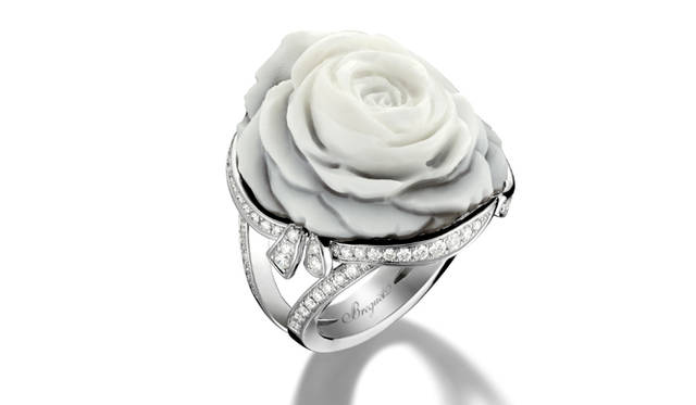 BREGUET｜ブレゲ　リング　：18K ホワイトゴールド、　ダイアモンド パヴェ TW/IF-VVS 96石、　ローズフラワー手彫りカメオ装飾