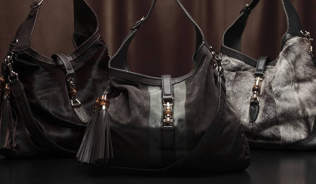 <strong>GUCCI｜グッチ</strong>　クラシックなグッチスタイルのハンドバッグを現代的にアレンジした「ニュージャッキーバッグ」。