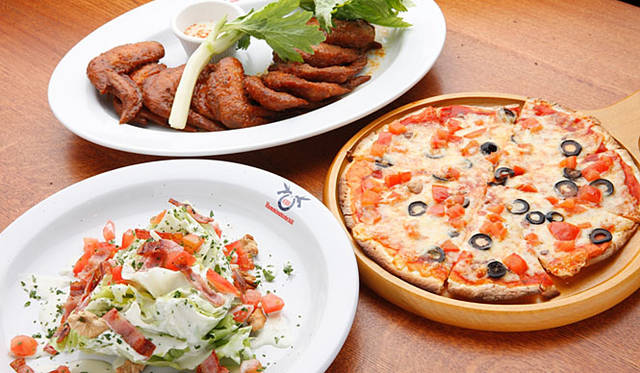 アメリカンレストラン＆バー「Hummingbirds’hill（ハミングバーズヒル）」