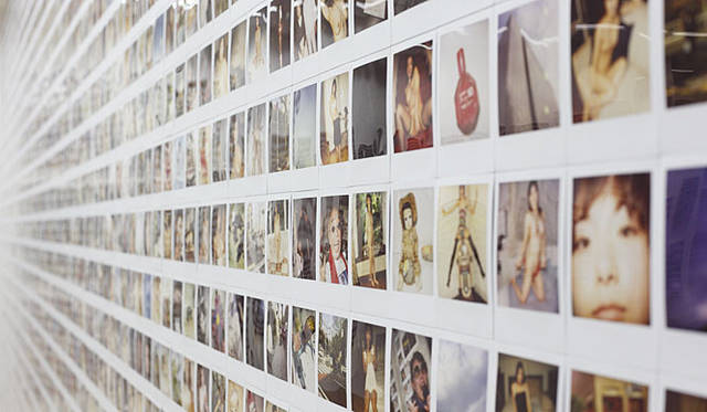 ラットホールギャラリー　荒木経惟個展『POLART 6000』