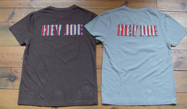 「WOODSTOCK×TMT」T-SHIRT（裏）9240円<br> WOODSTOCK is a registered trademark of UFS, Inc. © 2009 Woodstock Ventures LC