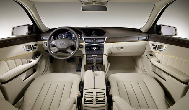 <b>Mercedes-Benz E Class Wagon｜メルセデス・ベンツ Eクラスワゴン</b>