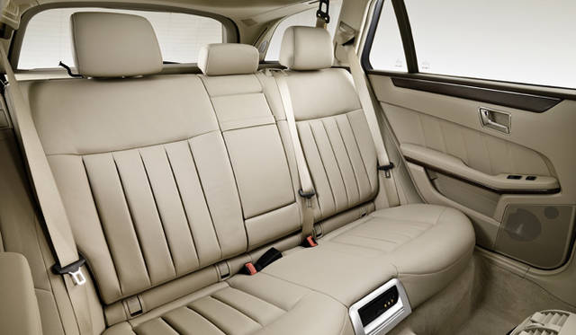 <b>Mercedes-Benz E Class Wagon｜メルセデス・ベンツ Eクラスワゴン</b>