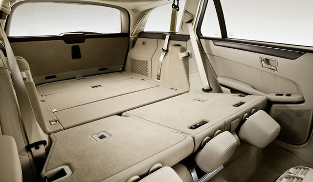 <b>Mercedes-Benz E Class Wagon｜メルセデス・ベンツ Eクラスワゴン</b>