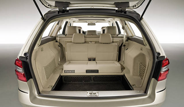 <b>Mercedes-Benz E Class Wagon｜メルセデス・ベンツ Eクラスワゴン</b>