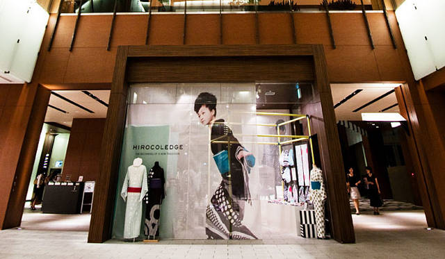 「HIROCOLEDGE SPECIAL STORE 2009」東京ミッドタウン ガレリア地下1階アトリウム前