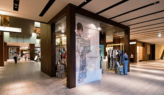 「HIROCOLEDGE SPECIAL STORE 2009」東京ミッドタウン ガレリア地下1階アトリウム前