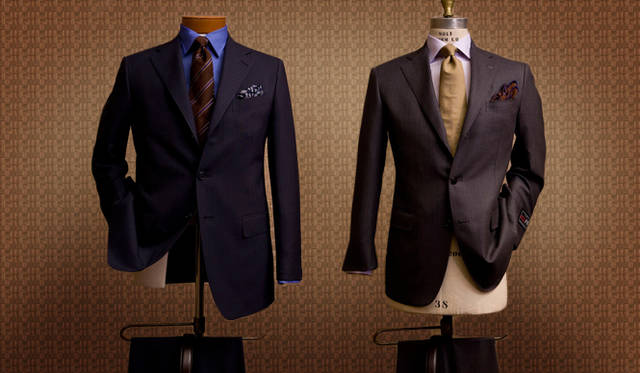 <b>BANEYS NEW YORK│バーニーズ　ニューヨーク</b>　（右）“PATTERN ORDER”スーツ「スタンダードスタイル／スタンダードモデル」<br>左／BARNEYS NEW YORK（バーニーズ　ニューヨーク）“PATTERN ORDER”スーツ「スタンダードスタイル／エグゼクティブモデル」