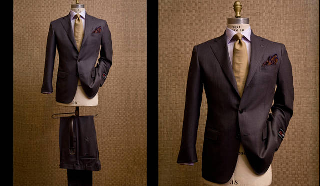 <b>BANEYS NEW YORK│バーニーズ　ニューヨーク</b>　“PATTERN ORDER”スーツ「スタンダードスタイル／スタンダードモデル」<br>飽きのこないベーシックな仕上がりで、バーニーズ　ニューヨークの世界基準的モデル。オーダーサイズは42～56