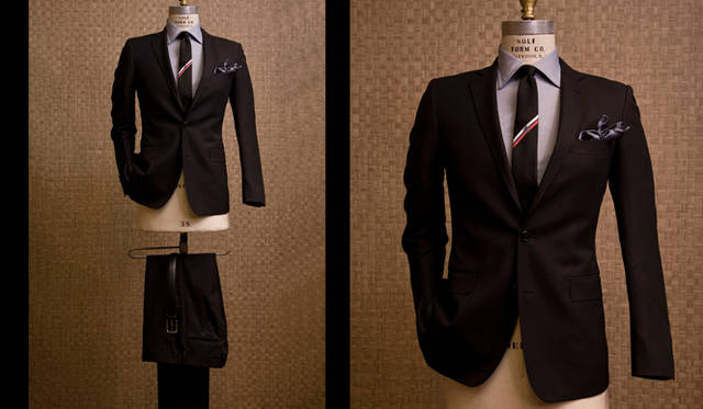 <b>BANEYS NEW YORK│バーニーズ　ニューヨーク</b>　“PATTERN ORDER”スーツ「ニュードレスコード／モードモデル」<br>縫製仕様を軽量化、合理化し、ナローモデルよりシャープなスタイルにモダナイズした新モデル。オーダーサイズは42～54