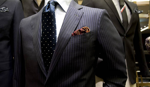 <b>BANEYS NEW YORK│バーニーズ　ニューヨーク</b>　“PATTERN ORDER”スーツ「ニュードレスコード／ナローモデル」