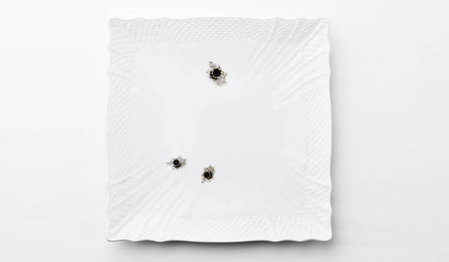 “ixc. COLLEZIONI × Richard Ginori by Arik Levy” スクエアプレート1万5750円（W210）