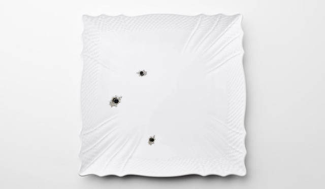 “ixc. COLLEZIONI × Richard Ginori by Arik Levy” スクエアプレート1万9950円（W300）