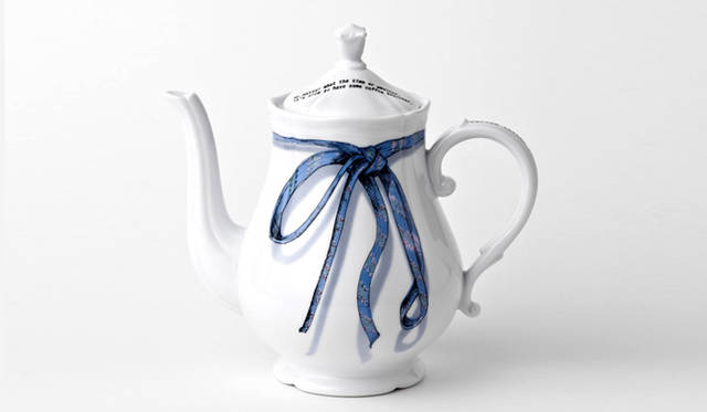 “ixc. COLLEZIONI × Richard Ginori by Front” コーヒーポット3万9900円