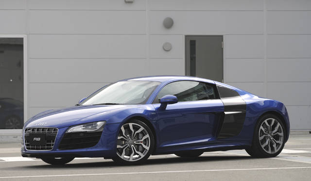 <b>Audi R8 5.2 FSI quattro｜アウディ R8 5.2 FSI クワトロ</b>