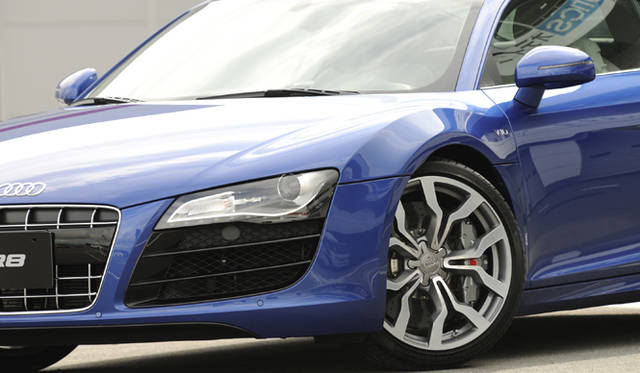 <b>Audi R8 5.2 FSI quattro｜アウディ R8 5.2 FSI クワトロ</b>