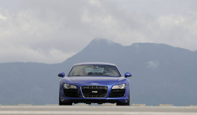 <b>Audi R8 5.2 FSI quattro｜アウディ R8 5.2 FSI クワトロ</b>